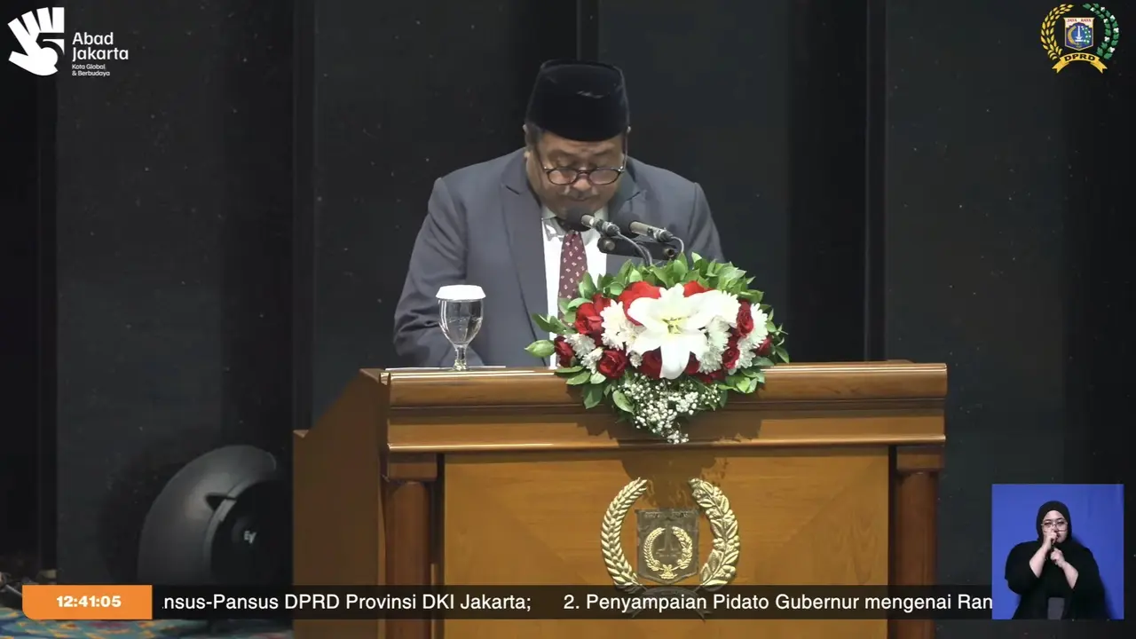 Wagub Rano Karno saat membacakan penjelasan Gubernur terhadap Rancangan Peraturan Daerah tentang APBD Tahun Anggaran 2027