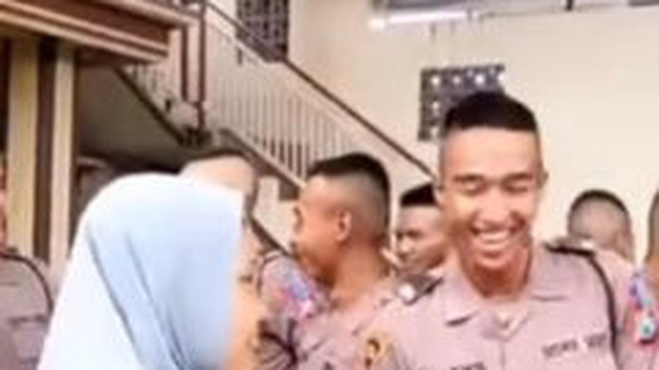 Puluhan Siswa SPN Sambangi Yayasan Aipda Purnomo yang Menampung OGDJ Untuk Menjadi Polisi Baik 'Dilatih Jadi Sosial