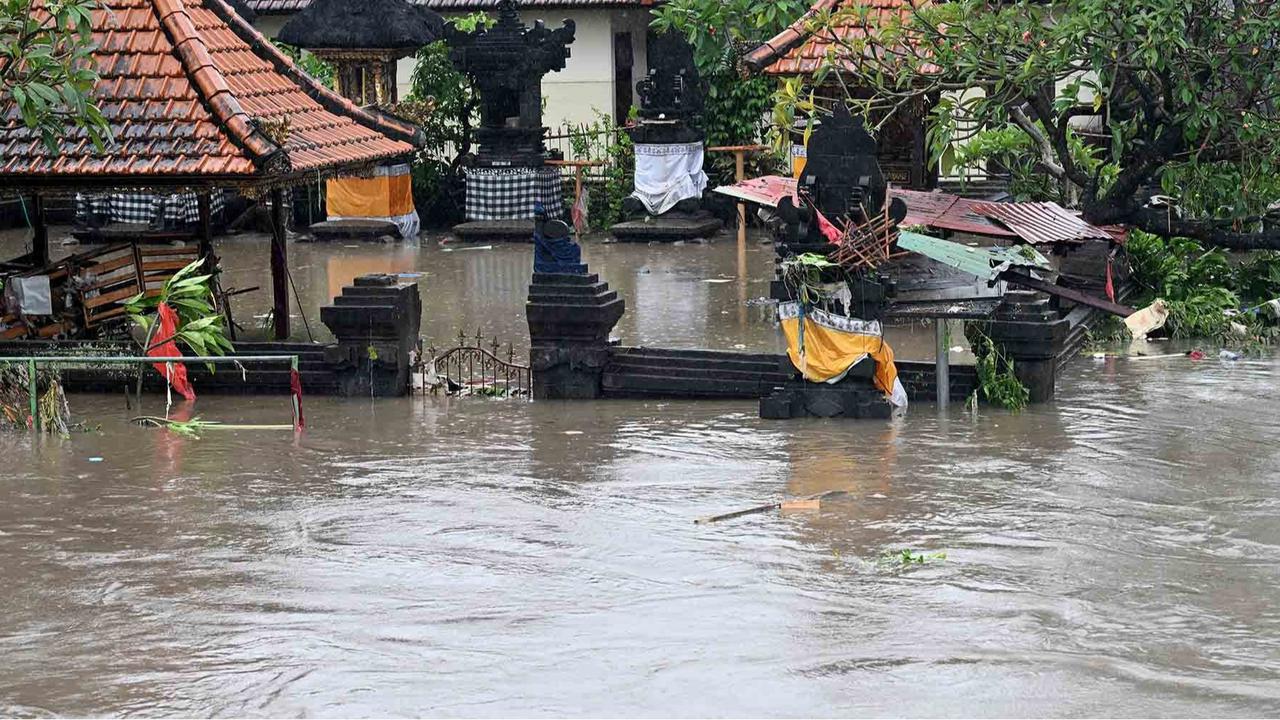 FOTO: Hujan Deras Picu Banjir Besar di Denpasar Bali
