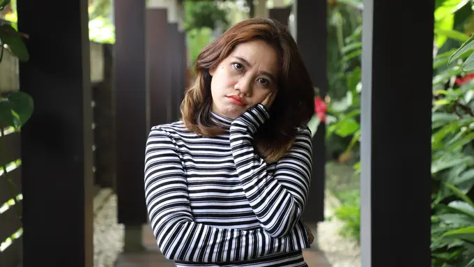 wanita februari berteman dengan mantan