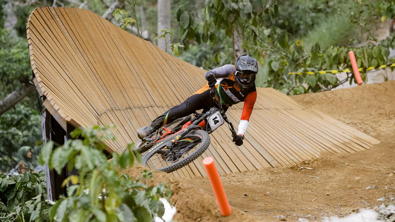 Keseruan Indonesian Downhill