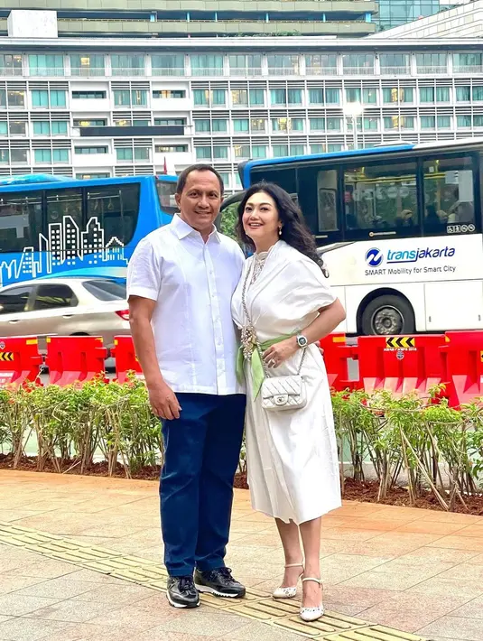 (Instagram/bellasaphiraofficial)