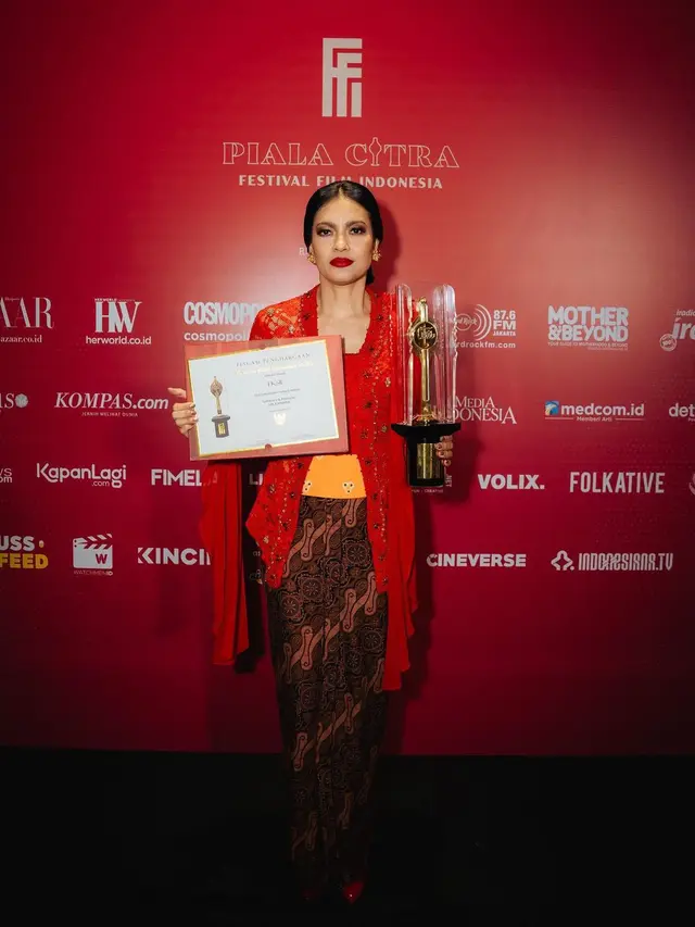 Parade kebaya artis di FFI 2023