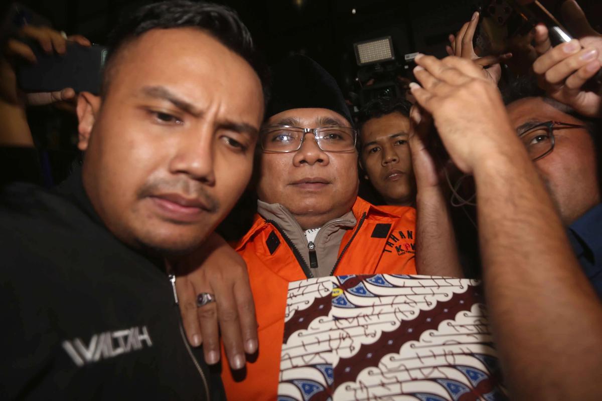 FOTO: KPK Resmi Menahan Yaqut Cholil Qoumas dalam Kasus Dugaan Korupsi Haji