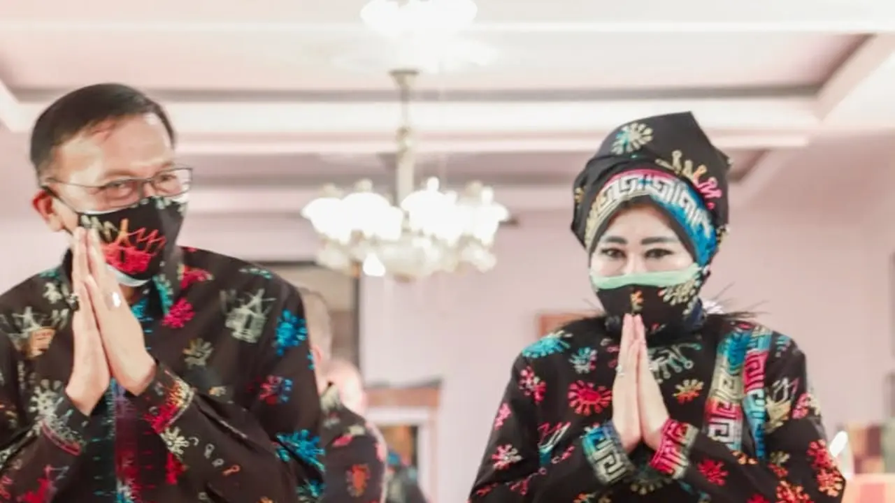 Batik virus corona diluncurkan Pemkab Pesisir Selatan, Rabu (20/1/2021). (Liputan6.com/ Dok Humas Kab. Pesisir Selatan).