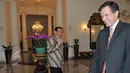 Duta besar Amerika, Robert O. Blake, Jr (kanan) usai menemui Gubernur DKI, Basuki T Purnama, Jakarta, Senin (8/6/2015). Robert melaporkan gedung kedutaan amerika yang sedang di bangun di Jalan Medan Merdeka Selatan. (Liputan6.com/Herman Zakharia)