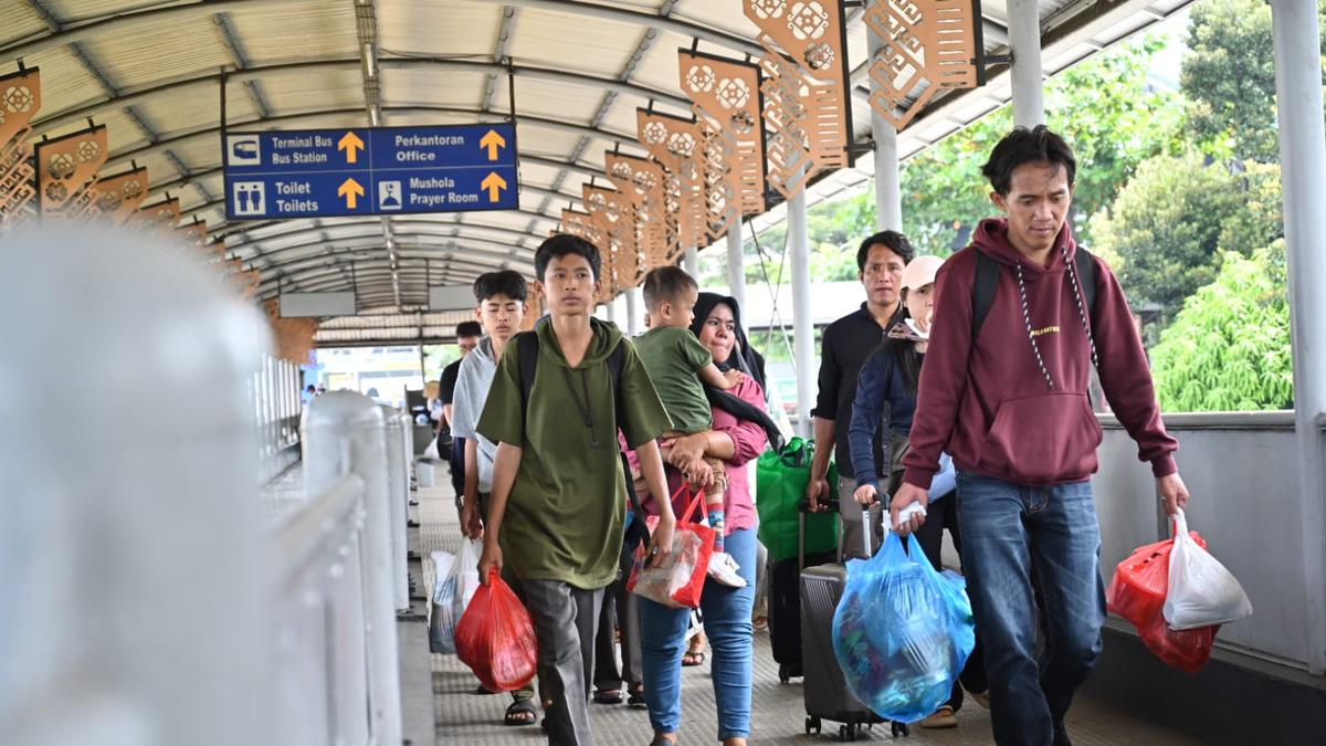 Hampir 35% Pendatang ke Jakarta untuk Cari Kerja, Mayoritas Keterampilan di Sektor Informal  #News