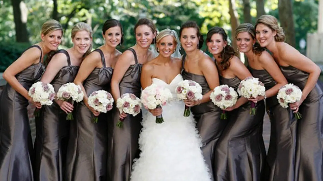 10 Inspirasi 'Mix n Match' Gaun untuk Para Pengiring P