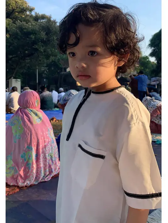 Seperti kebanyakan anak artis pada umumnya, Arsya juga punya akun media sosial sendiri yang sudah diikuti oleh lebih dari 600 ribu orang. (Liputan6.com/IG/@arsya.hermansyah)