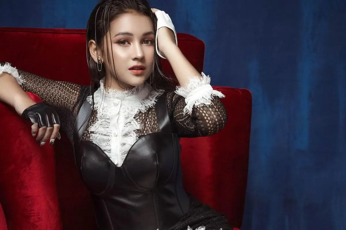 Sandrinna Michelle hingga Raisa Andriana, 10 Gaya Artis Pakai Dress Hitam yang Bisa Jadi Inspirasi