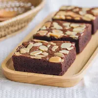 Resep brownies panggang tanpa mixer./Copyright shutterstock.com/id/g/October22