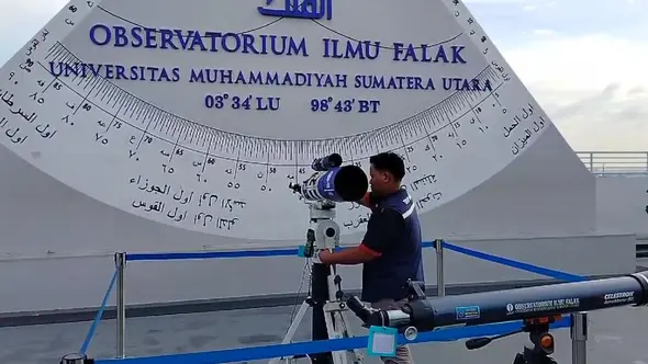 Pengamatan hilal penentuan 1 Ramadan 1446 Hijriah di Sumatera Utara (Sumut) dilaksanakan di 3 titik, salah satunya di Observatorium Ilmu Falak Universitas Muhammadiyah Sumatera Utara (OIF UMSU)