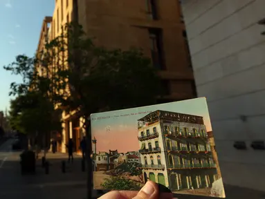 Sebuah gambar yang diambil pada 2 November 2015 menunjukkan pemandangan Beirut Foch Road yang diterbitkan oleh L.Ferid Librairies awal 1920. (AFP PHOTO / PATRICK BAZ)