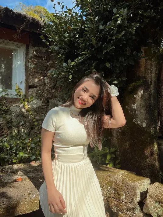 <p>Bisa jadi inspirasi tampilan kasual untuk sehari-hari. Bagaimana menurutmu penampilan Fuji kali ini, Sahabat FImela? [fuji_an]</p>