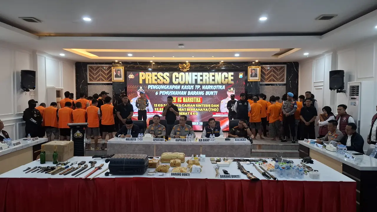 Polisi tangkap 29 orang dari hasil operasi besar-besaran gerebek kampung narkoba