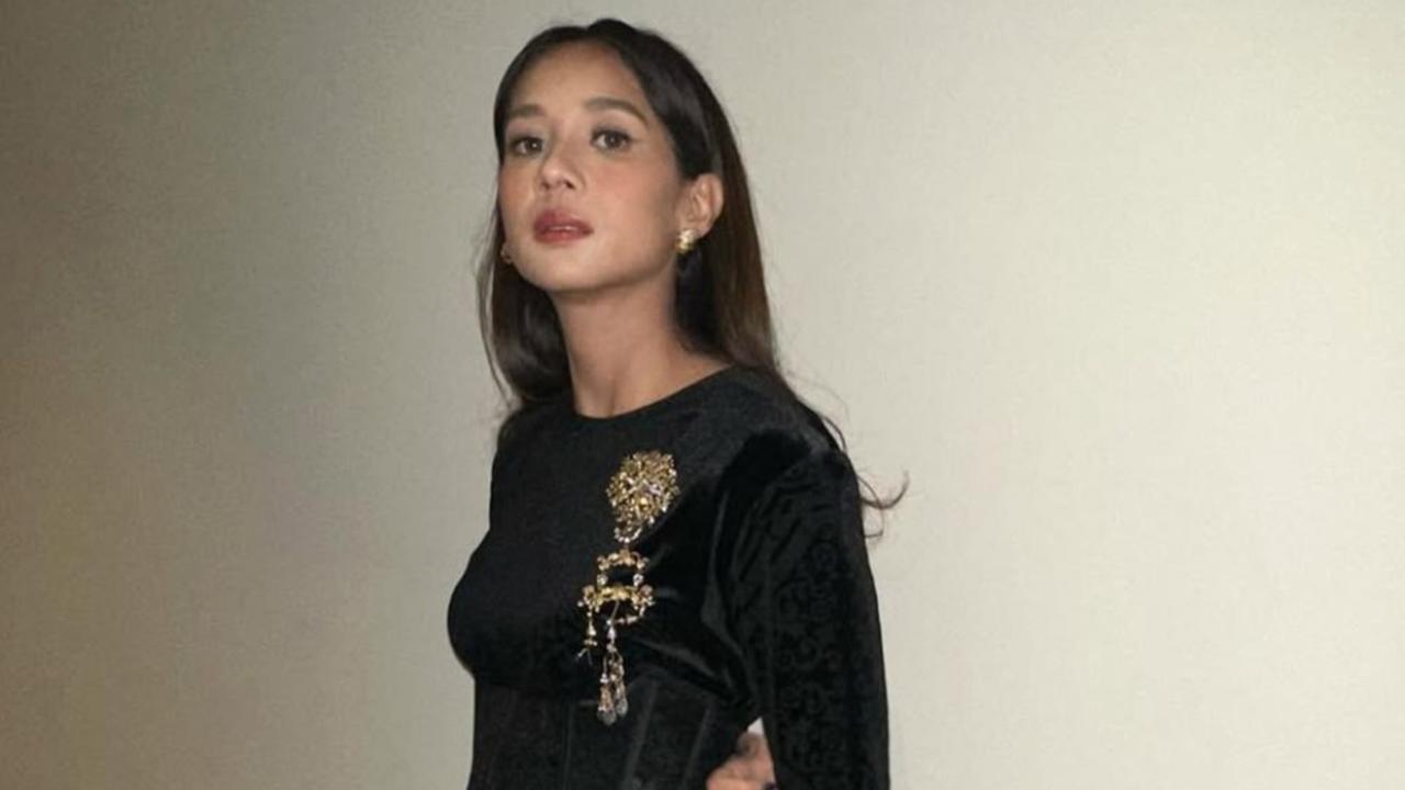 7 Potret Memukau Gista Putri di Usia 37 Tahun, Tetap Cantik dan Langsing Meski Sudah Punya Anak