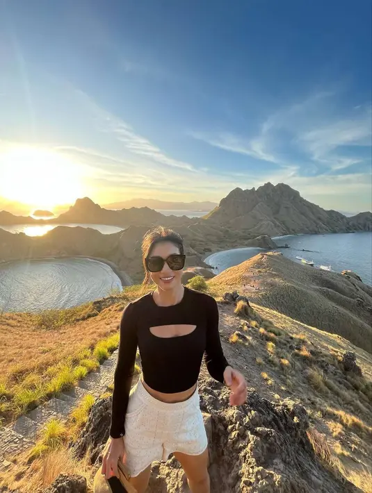 Sering Main di Pantai, Ini Potret Karenina Sunny yang Selalu Tampil ...