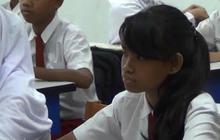 Perdana masuk SMPN 277, Bella dibonceng nenek naik sepeda