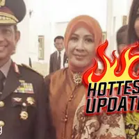 Maia Estianty berfoto bersama Kapolri Jenderal Pol Tito Karnavian dan istri Tri Suswati di Istana Negara. (Via: Instagram/Ibang/Bintang.com))