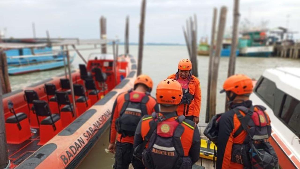Tim SAR Gabungan Intensifkan Pencarian Korban Speed Boat Tenggelam di Perairan Karimun