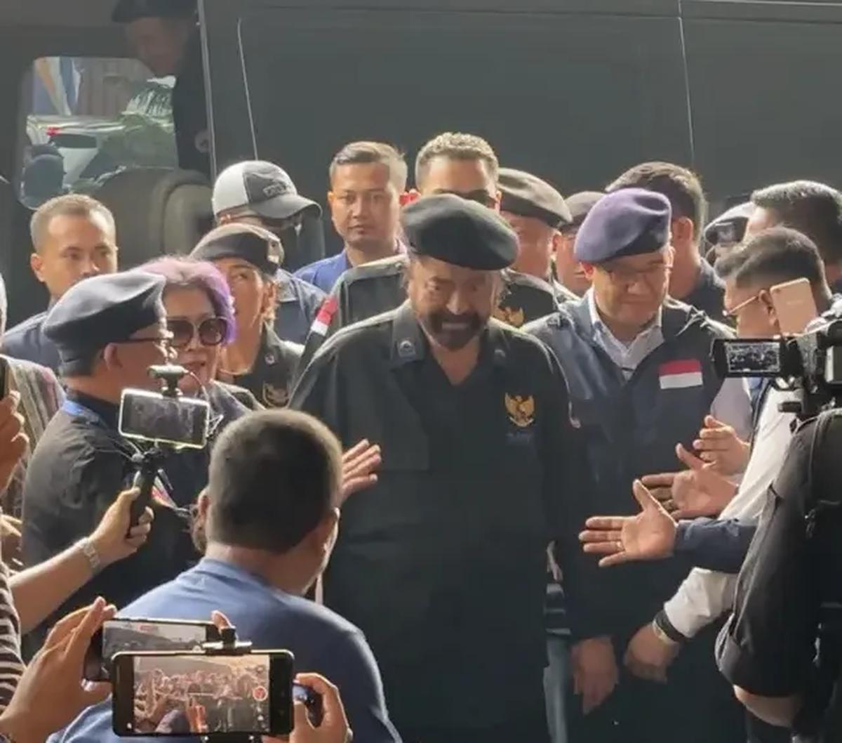 "Karena unsur ketiga tadi, ilmu, data, fakta jadi penentu dalam pengambilan keputusan," kata Anies