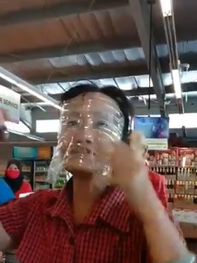 Manfaatkan Botol Plastik Bekas Sebagai Pengganti Masker, Ibu Ini ...