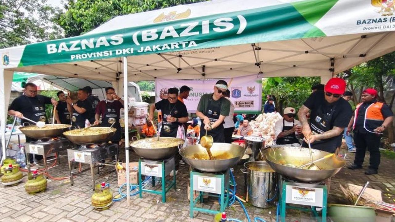 Baznas DKI Salurkan 10 Ribu Paket Bantuan Makanan untuk Korban Banjir Jaktim