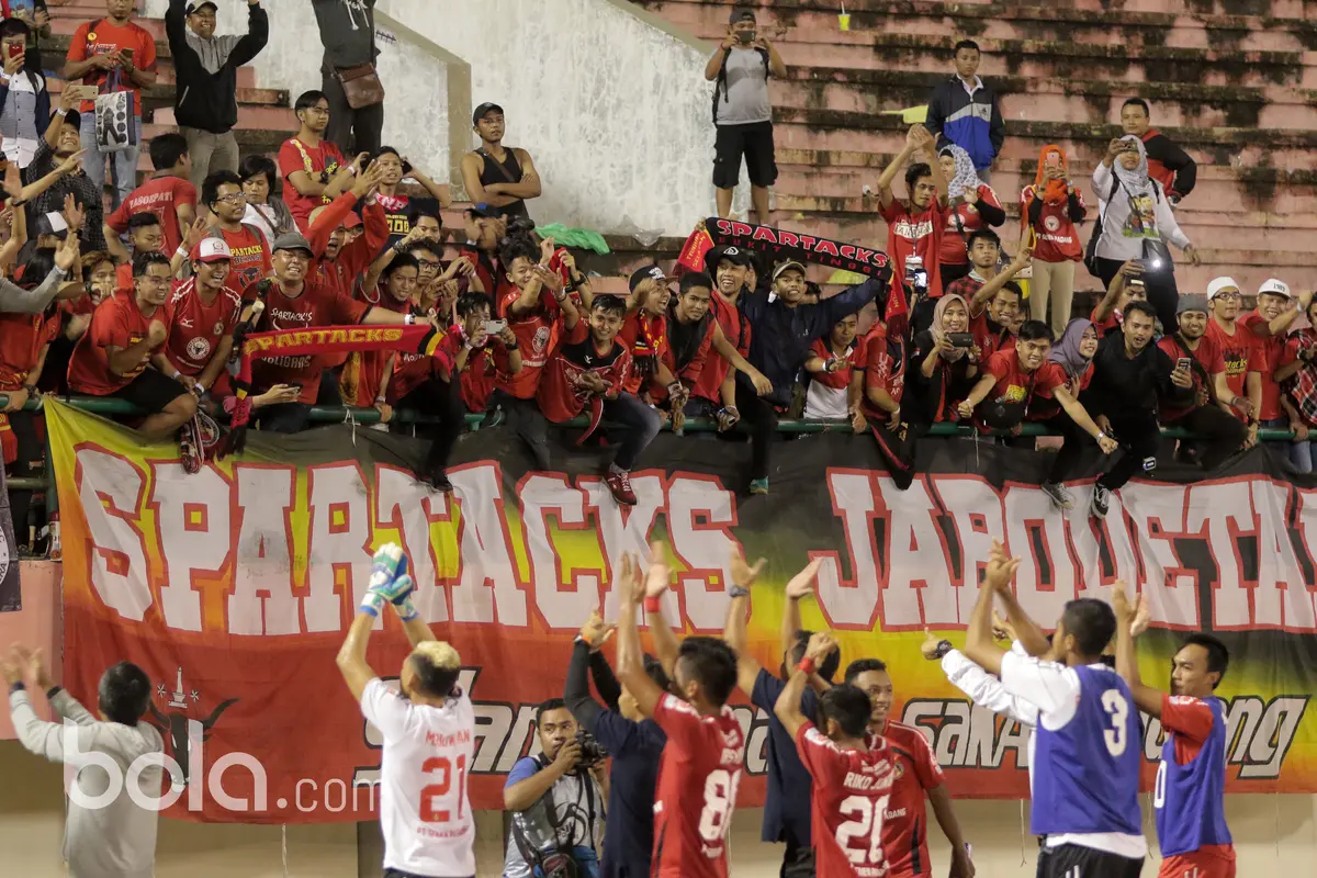 Suporter Semen Padang