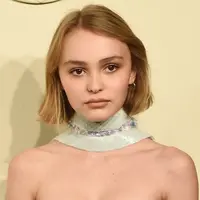 Lily-Rose Depp (via huffingtonpost.co.uk)