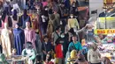 Pakaian muslim, serta baju anak menjadi buruan utama para pengunjung. (Liputan6.com/Angga Yuniar)