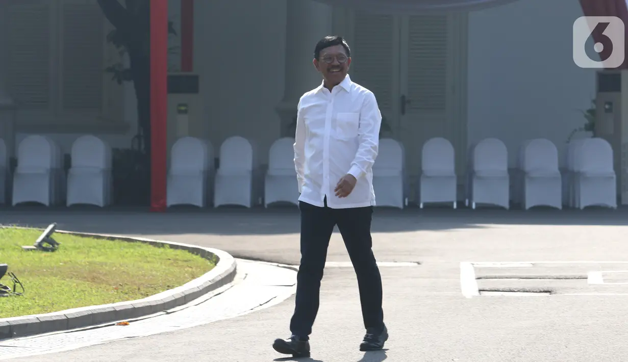 Sekjen Partai Nasdem Johnny G Plate  tiba di Kompleks Istana Kepresidenan di Jakarta, Selasa (22/10/2019). Johnny G Plate  merupakan politikus ketiga dari Partai Nasdem yang diundang ke istana menjelang pengumuman kabinet Jokowi-Ma'ruf pada Rabu besok. (Liputan6.com/Angga Yuniar)