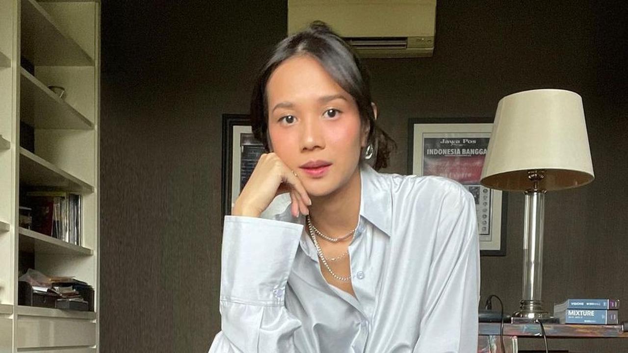 Jarang Tersorot, 8 Foto Gista Putri Yang Masih Awet Muda di Usia 36 Tahun
