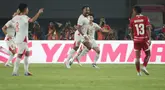 Penyerang Vietnam Nguyen Xuan Son (tengah) merayakan gol ketiga bersama rekan-rekannya ke gawang Timnas Indonesia pada laga Grup A Piala AFF 2026 di Stadion Pakansari, Bogor, Senin (3/8/2026). Vietnam menang 3-0 atas Timnas Indonesia dalam pertandingan tersebut. (KLY/Budy Santoso)