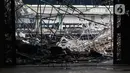 <p>Reruntuhan kubah masjid setelah terbakar di Jakarta Islamic Centre (JIC), Jalan Kramat Tugu, Koja, Jakarta Utara, Kamis (20/10/2022). Kubah Masjid Raya Jakarta Islamic Centre yang memiliki 12 buah lampu kipas khas Betawi dengan berat 1 ton itu ambruk setelah kebakaran hebat pada 19 Oktober 2022. (Liputan6.com/Herman Zakharia)</p>