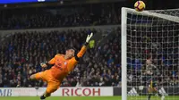 Kiper Cardiff City, Neil Etheridge, dipanggil menjalani TC Timnas Filipina jelang Piala AFF 2018. (AFP/Oli Scarff)