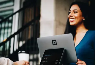 Jujur, bertanggung jawab, dan bisa dipercaya kunci dalam sikap positif dalam bekerja (Foto: Square/Unsplash)