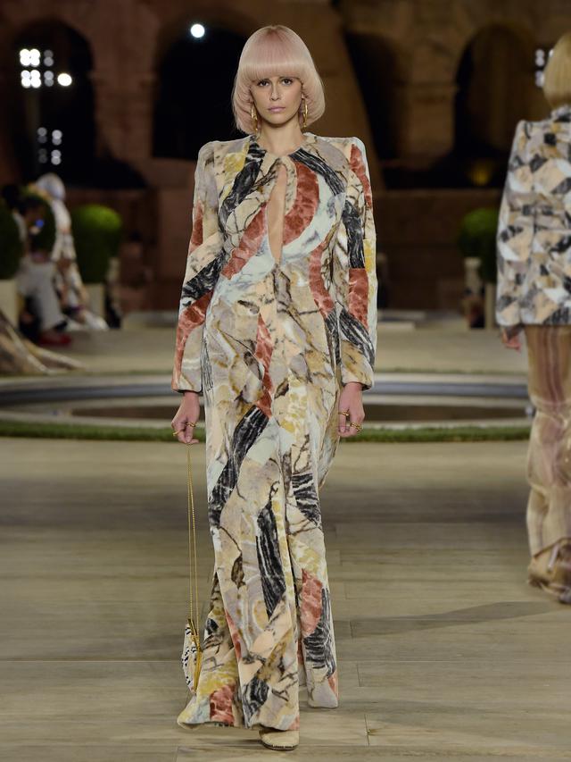 Roma Menjadi Tema Utama dari Koleksi Fendi Couture 2019-2020