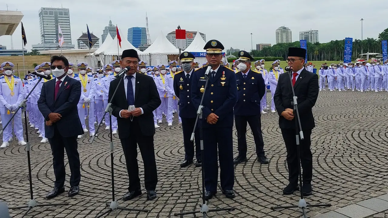 Menteri Perhubungan Budi Karya Sumadi melantik sebanyak 1.875 perwira untuk menjadi Calon Pegawai Negeri Sipil (CPNS) di lingkungan Kemenhub. (Dok Kementerian Perhubungan)