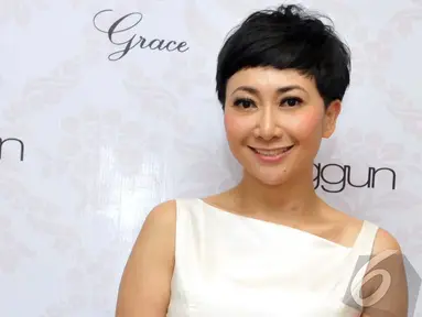 Presenter Indy Barends diterpa gosip tidak enak, St. Louis Lounge Plaza Indonesia, Jakarta, Kamis (26/6/2014) (Liputan6.com/Panji Diksana)