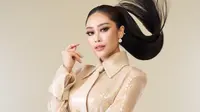 Poppy Capella Bikin Gebrakan Baru, Kini Jadi National Director Miss Universe Uni Emirat Arab