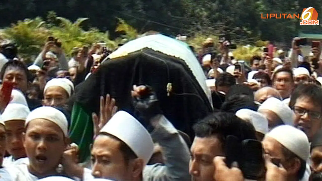 jenazah-sutad-uje-pemakanan-130426b.jpg