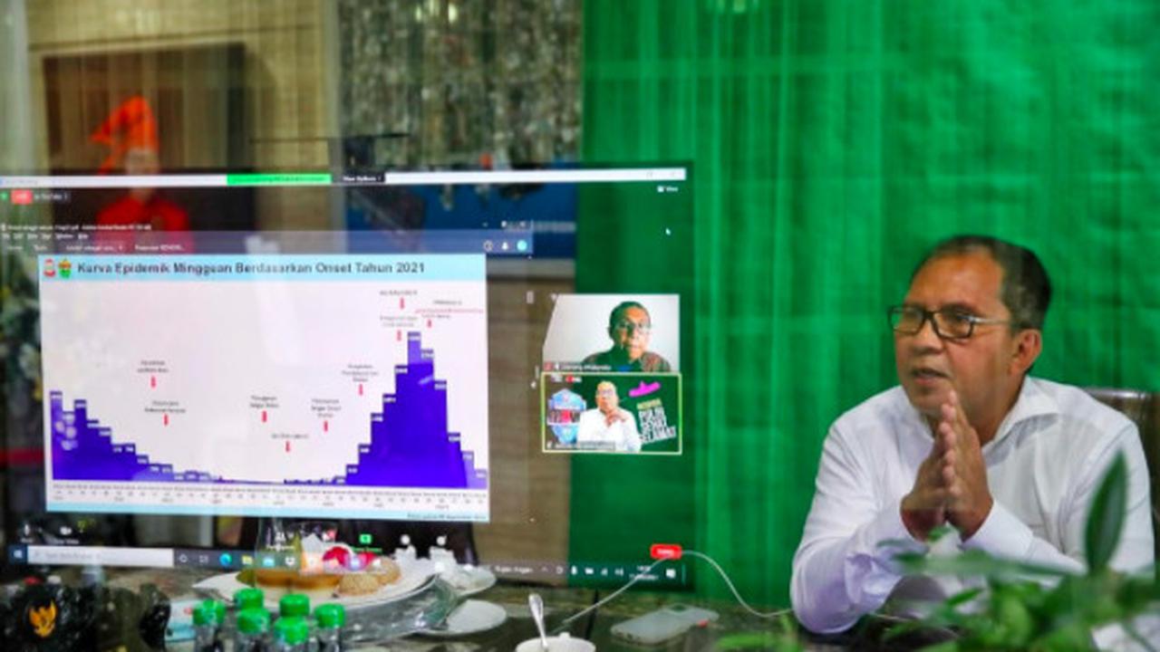 Danny Pomanto saat menjadi pembicara webinar (Liputan6.com)