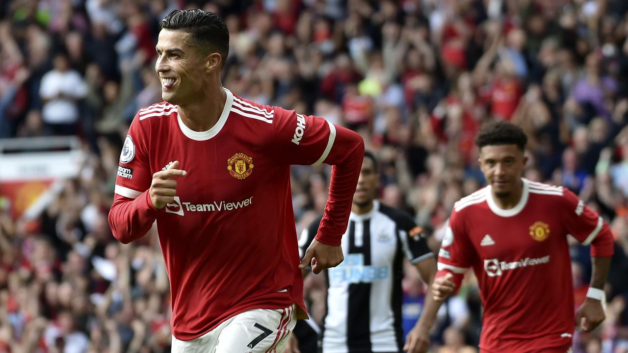 Foto: Ronaldo dan Sejumlah Pemain Gaek yang Mampu Mencetak Gol di Manchester United