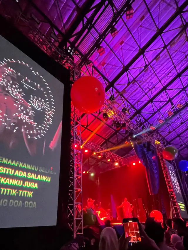 Tur Sal Priadi "Zuzuzaza", yang digelar pada Jumat (30/08/2024) di Basket Hall Senayan, Jakarta (Fimela/Rianti Fitri Wulandari)