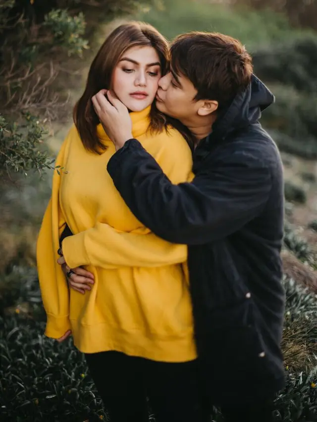 [Bintang] Billy Syahputra dan Hilda Vitra