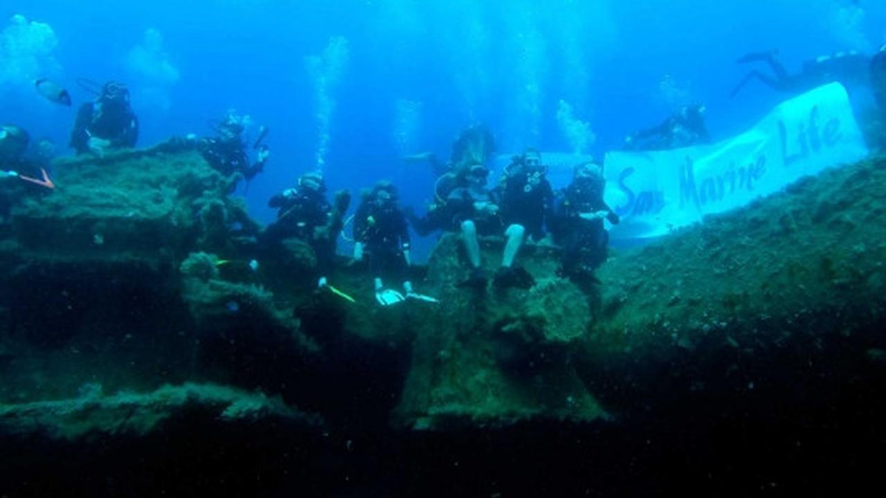 Mengunjungi Kapal MZ Zenobia di bawah laut Siprus