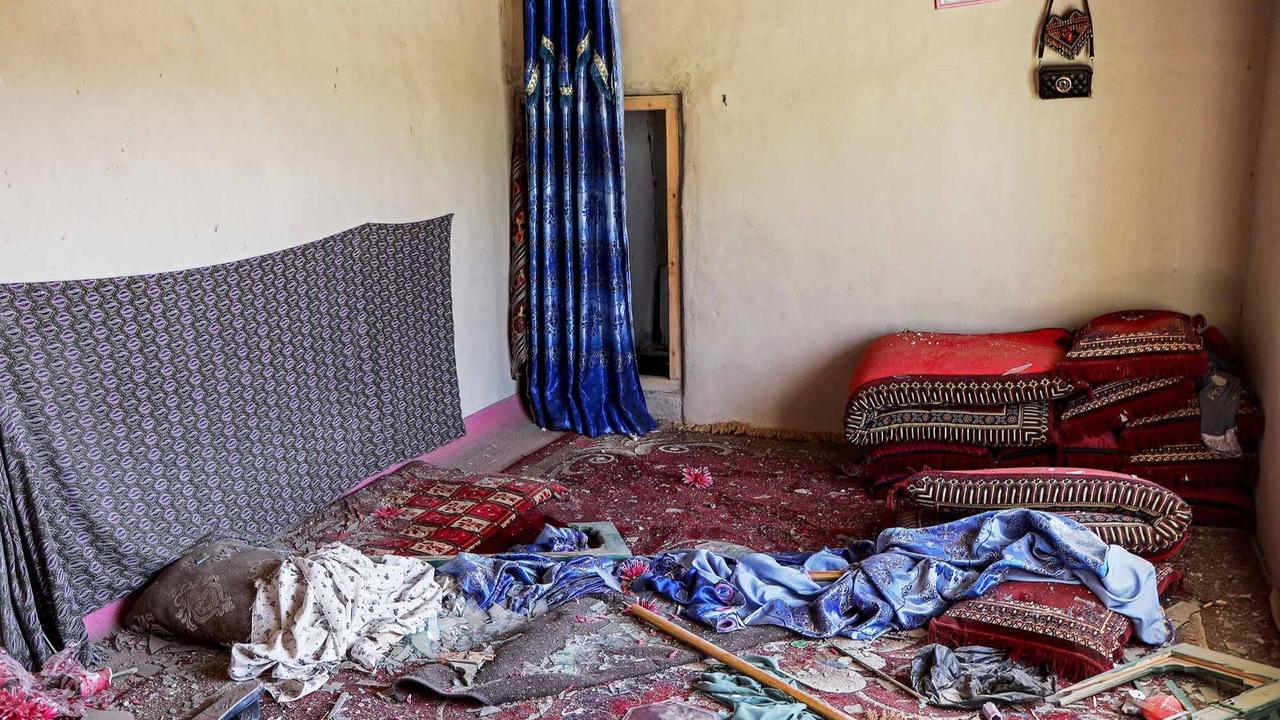 FOTO: Duka di Perbatasan, Serangan Udara Pakistan Renggut 10 Nyawa di Afghanistan