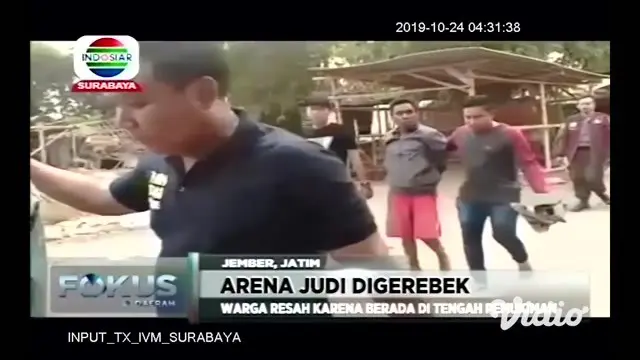 Perang terhadap praktek perjudian kian gencar dilakukan. Di Jember, Jawa Timur, polisi menggerebek arena judi kartu domino, yang dilakukan di tengah perkampungan sehingga menyebabkan keresahan warga sekitar.