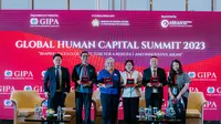 Michellina L. Triwardhany, Presiden Direktur Prudential Indonesia (kiri ketiga) menjadi pembicara dalam acara Global Human Capital Summit 2023. (Liputan6.com/ ist)