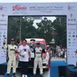 Rizal Sungkar (kiri) dan navigator Edwin Nasution (kanan) saat berada di podium kejurnas Reli Medan (istimewa)